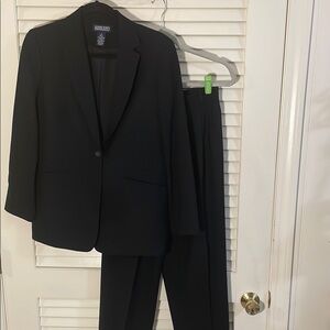 Lands' End Black Business Casual Suit Jacket Classic Design Pleated Pants